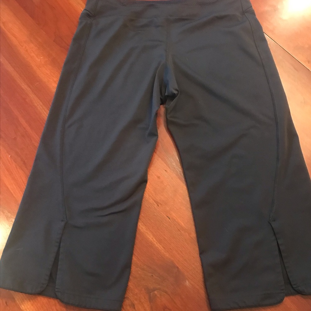 Adidas Wide-Leg Athletic Cropped Capris Sz L